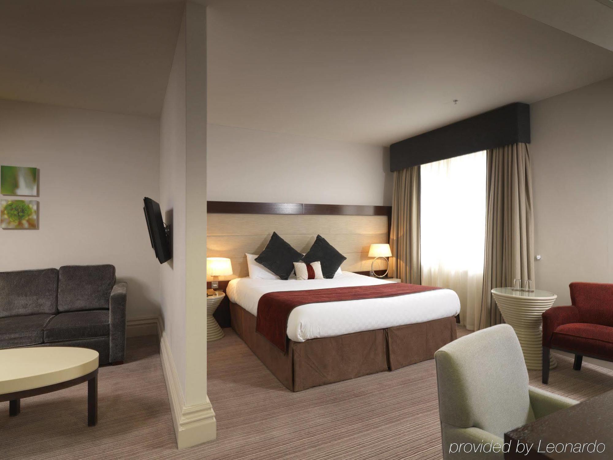 Leonardo Hotel Cardiff Room photo